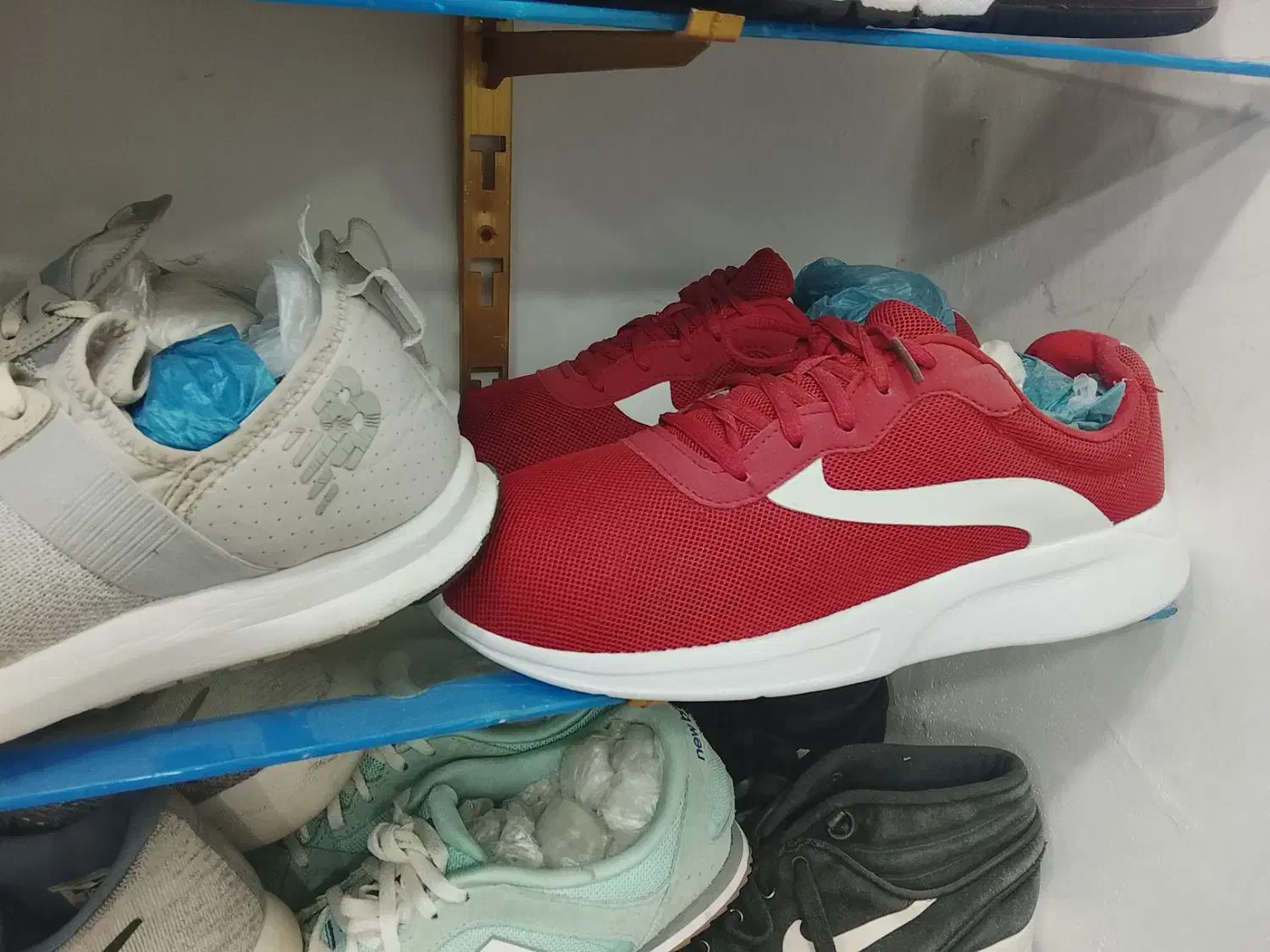 کتانی|کیف، کفش، کمربند|کیاشهر, |دیوار