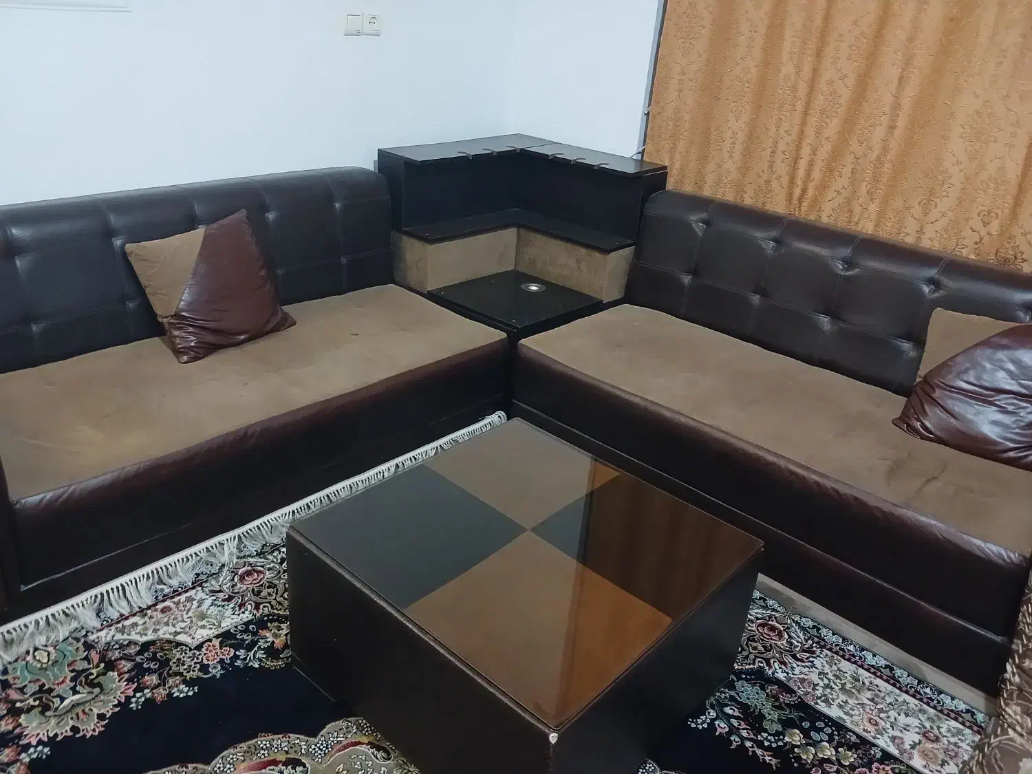 مبل ۷نفره چرم مخملی ۷۰۰۰۰۰۰|مبلمان خانگی و میز عسلی|شیراز, شیخ روزبهان|دیوار