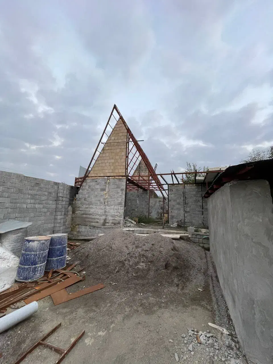 فروش ویلا نیمه ساخت|فروش خانه و ویلا|رشت, بازار|دیوار