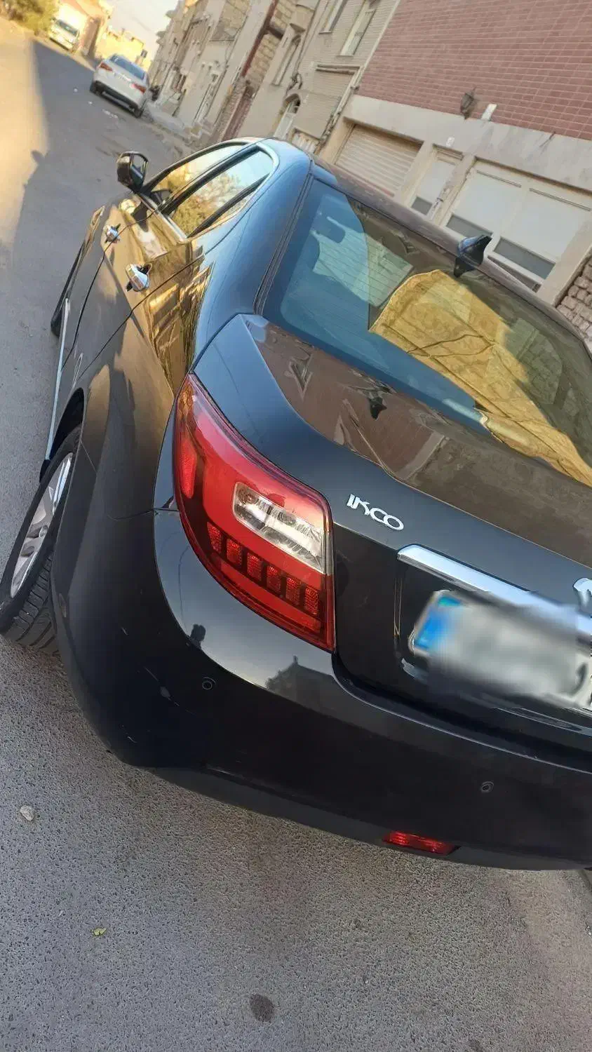 دنا پلاس مدل۹۷سانروف دار|خودرو سواری و وانت|کاشان, فاز ۲ ناجی آباد|دیوار