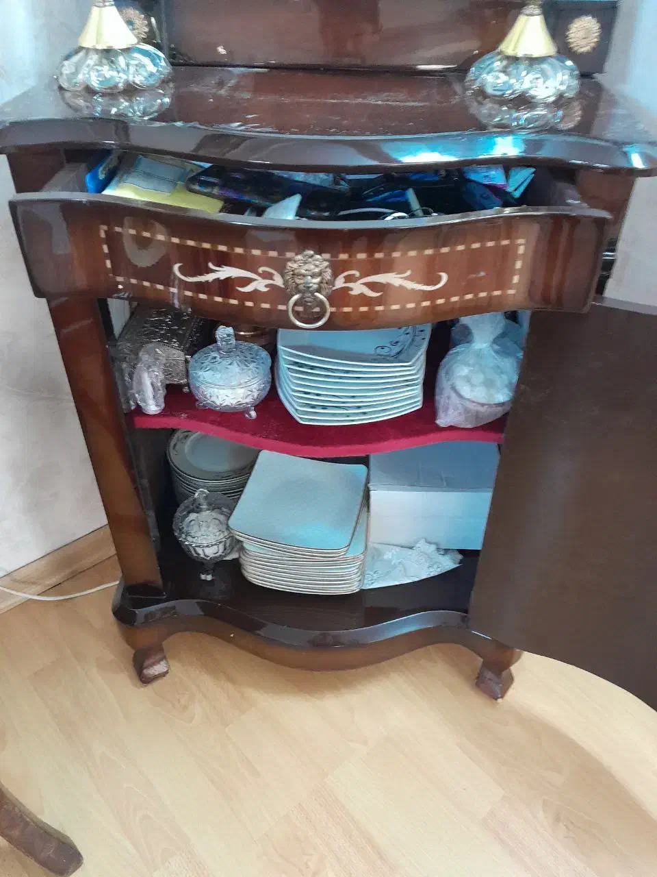 گنجه و آینه|میز و صندلی غذاخوری|گناباد, |دیوار