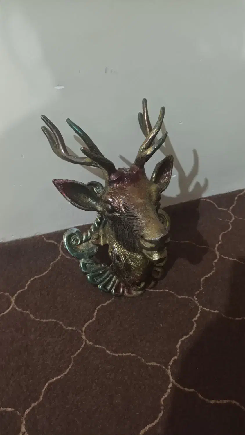 گوزن برنج قدیمی|کلکسیون اشیاء عتیقه|تاکستان, |دیوار