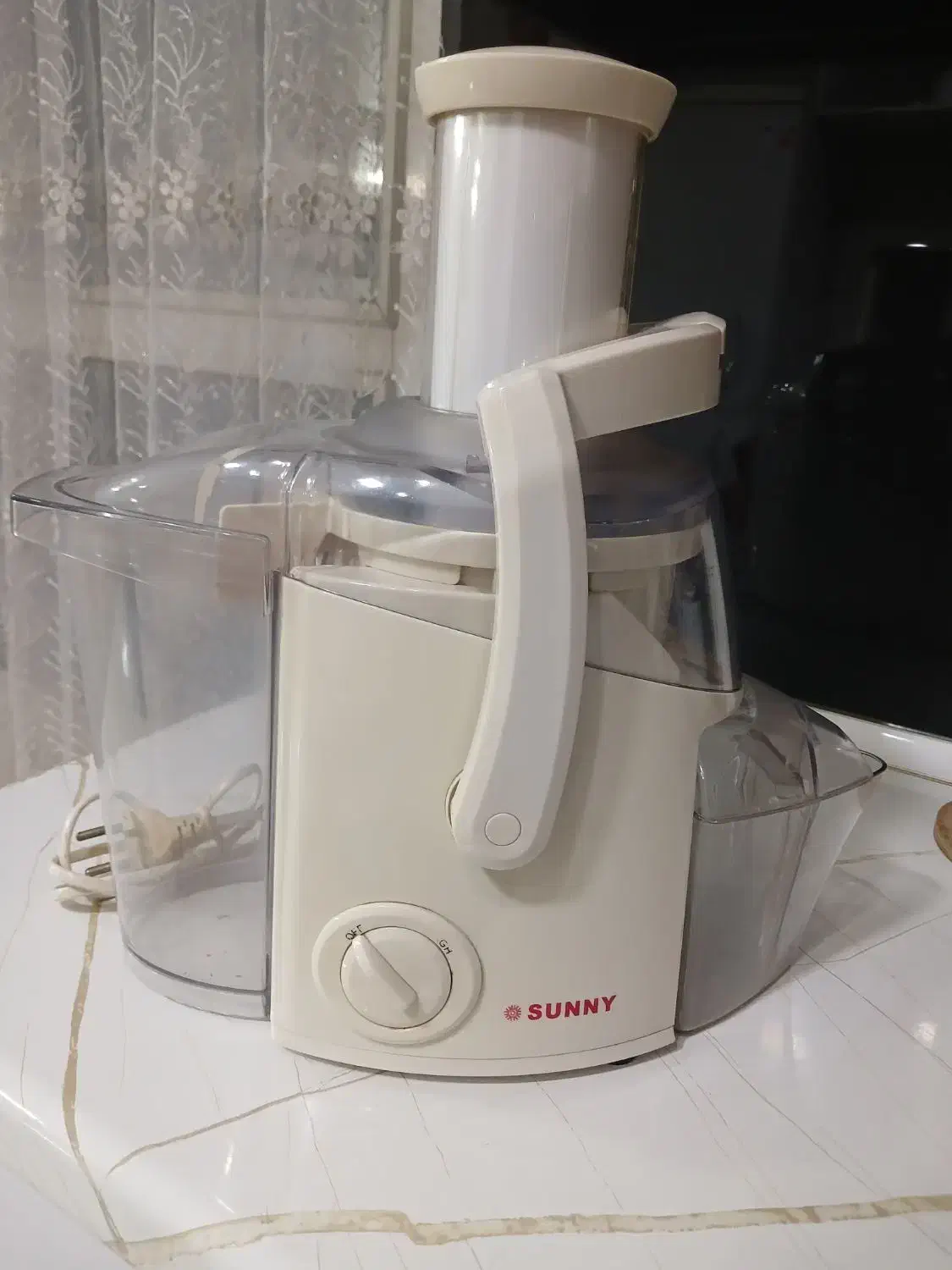 آبمیوه گیری|آبمیوه‌گیر و آب‌مرکبات‌گیر|مشهد, کارمندان دوم|دیوار