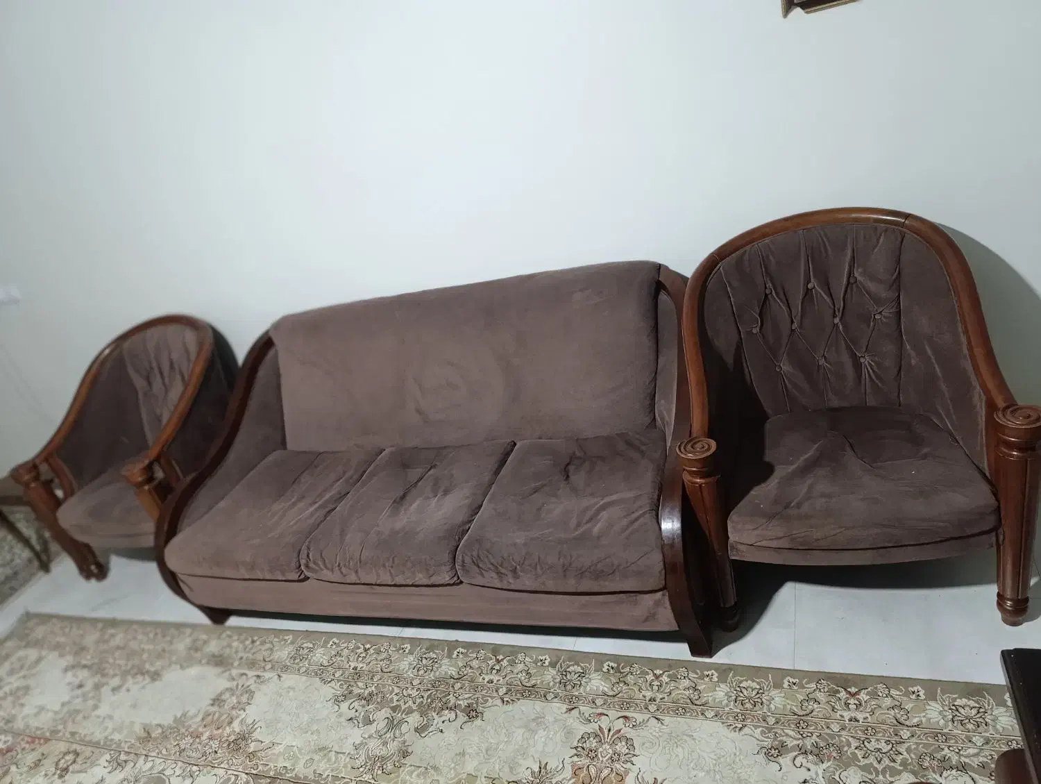 مبل ۹ نفره چوپ گردو با میز غذا ۶ نفره|مبلمان خانگی و میز عسلی|تهران, شهرک بعثت|دیوار