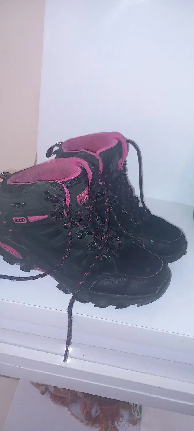 کفش کوهنوردی برند اوت دور|کیف، کفش، کمربند|بندر کنگان, |دیوار