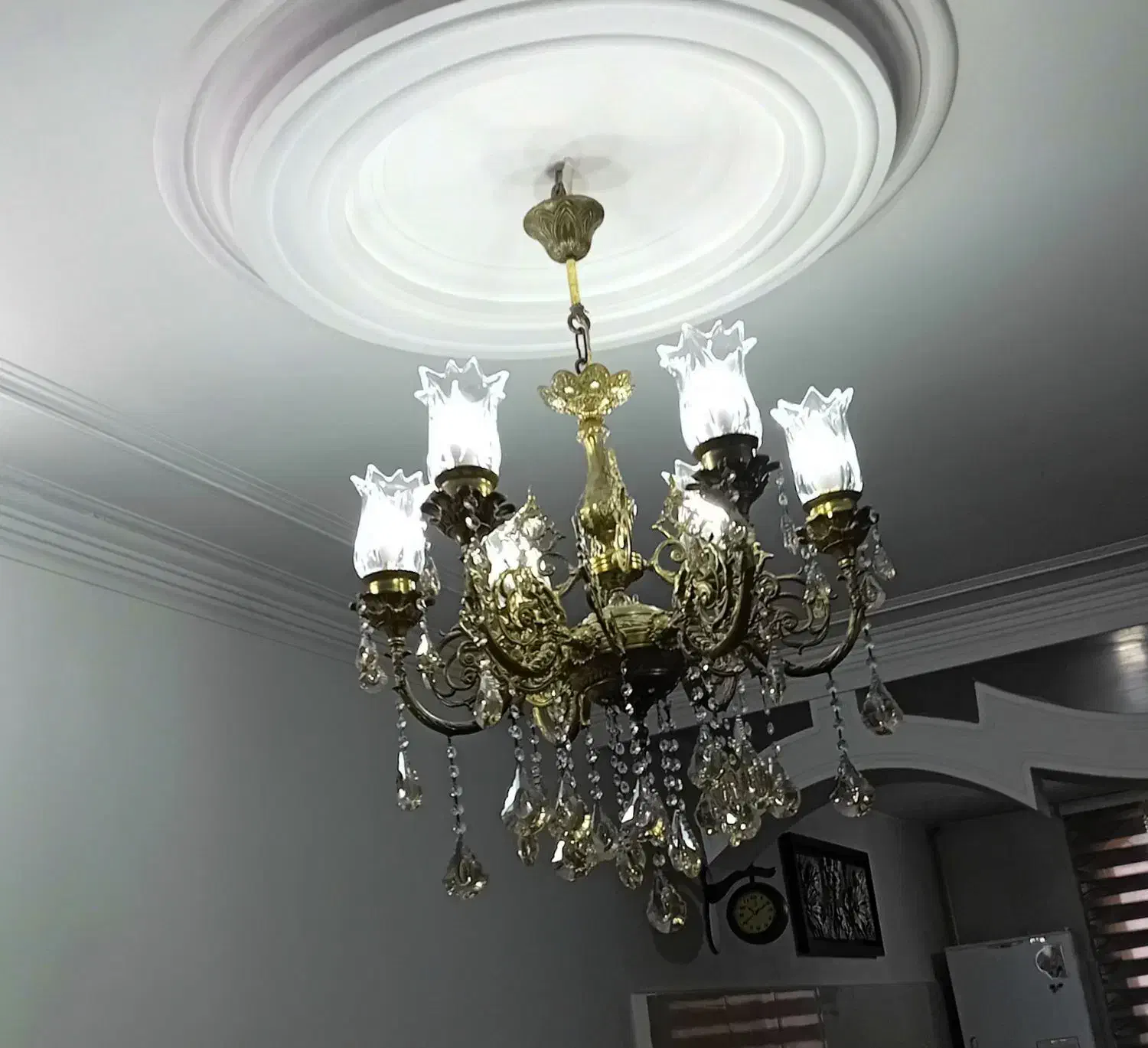 لوستر برنجی|لوستر و چراغ آویز|گلستان (تهران), |دیوار