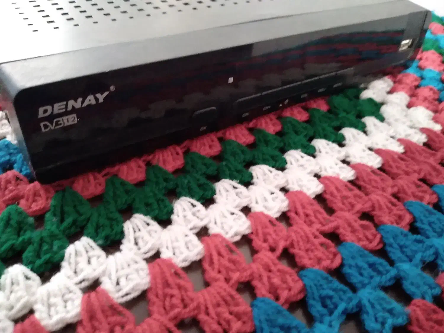 گیرنده دیجیتال شیشه قدیمی مینی‌بوس واشر گلویی|صوتی و تصویری|قزوین, |دیوار