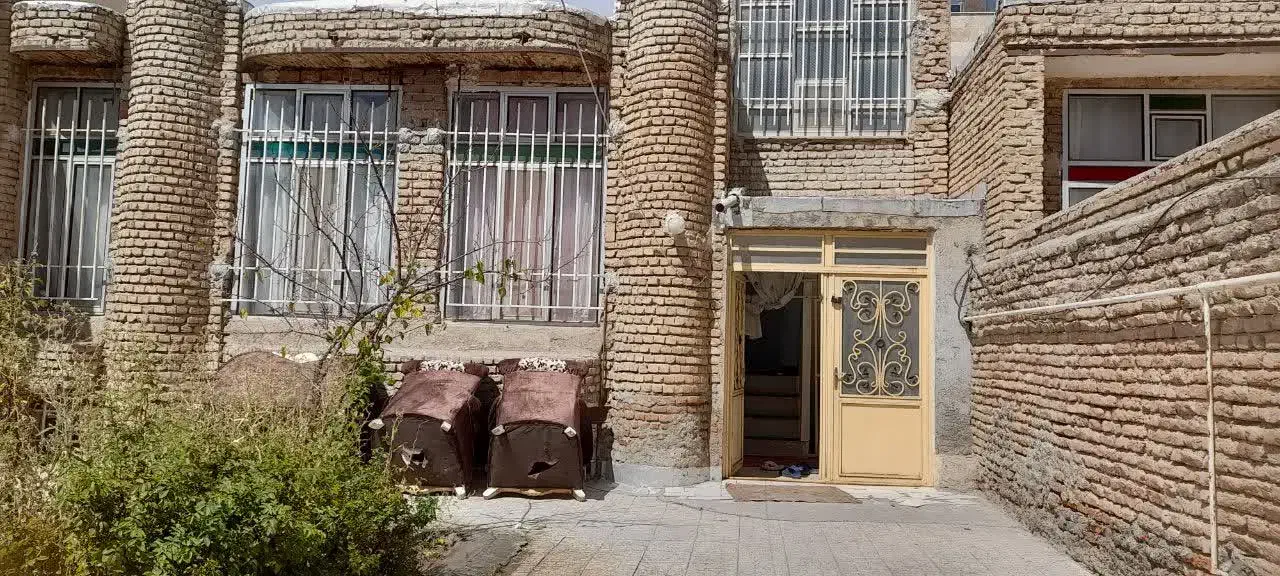 ملک ویلایی به متراژ ۲۰۰ متر سند دار شمالی|فروش خانه و ویلا|اردبیل, |دیوار