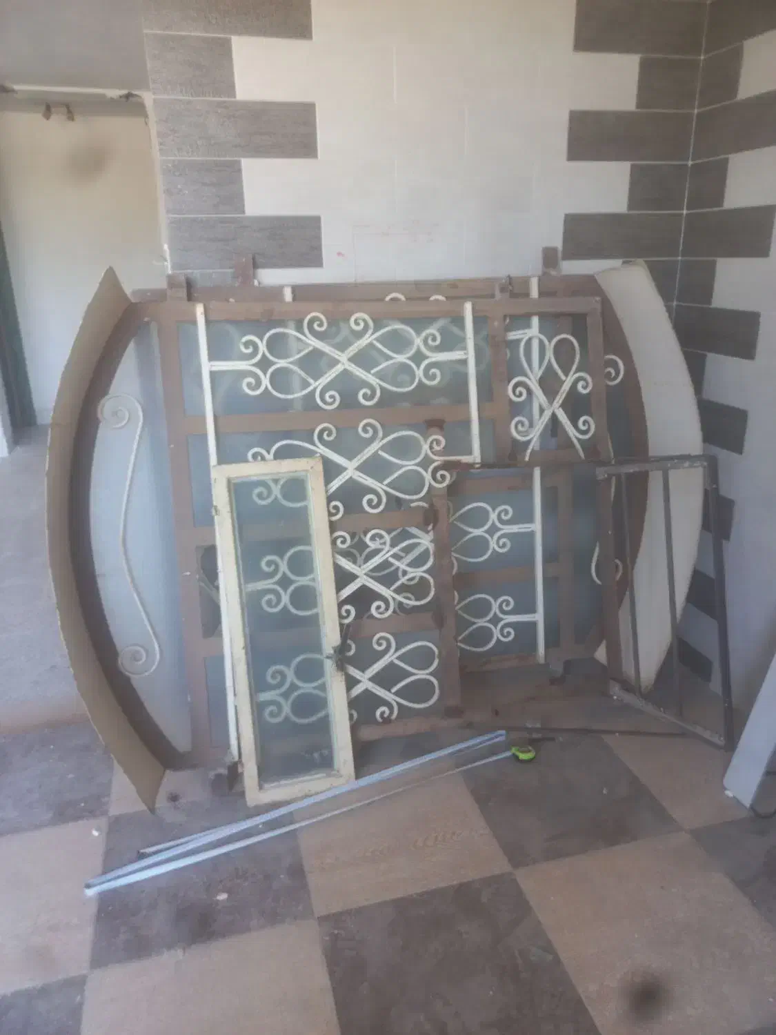 کابینت دست دوم تر و تمیز  و دو پنجره ۱و نیم در۱۲۰|مصالح و تجهیزات ساختمان|دزفول, |دیوار