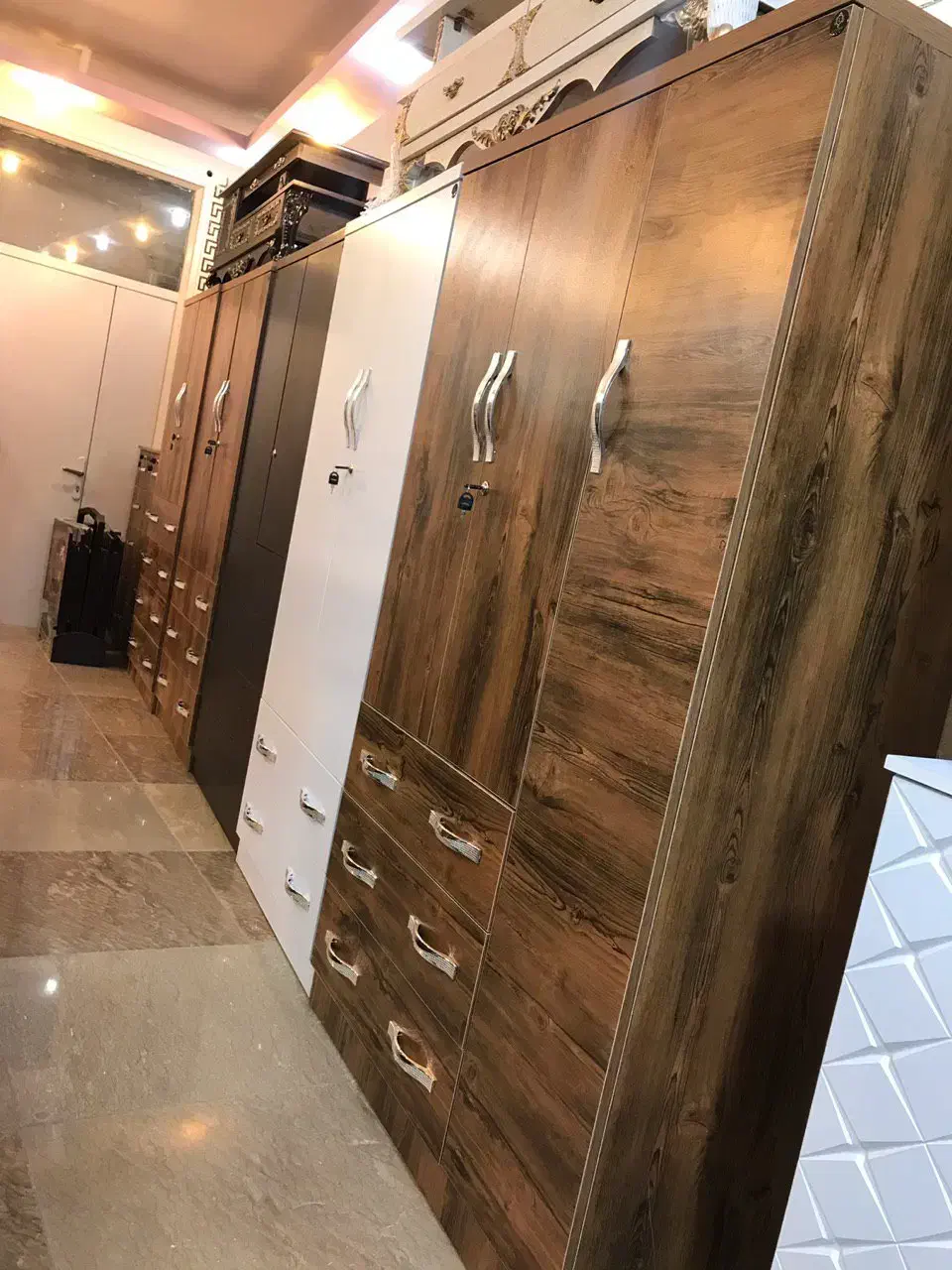 کمد|جاکفشی، کمد، دراور|اسلامشهر, شهرک واوان|دیوار