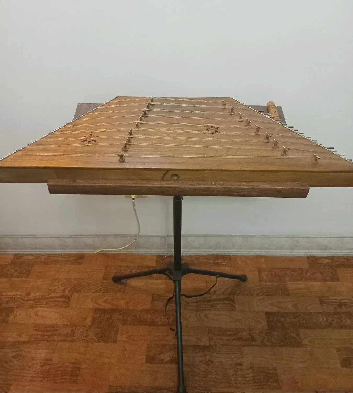 سنتور|سازهای سنتی|خمین, |دیوار