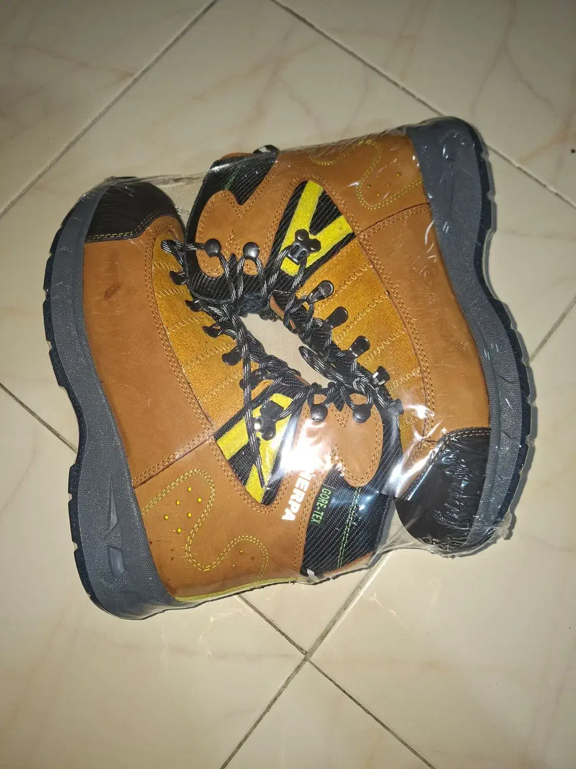 کفش کوهنوردی sherpa|کیف، کفش، کمربند|تهران, ظفر|دیوار