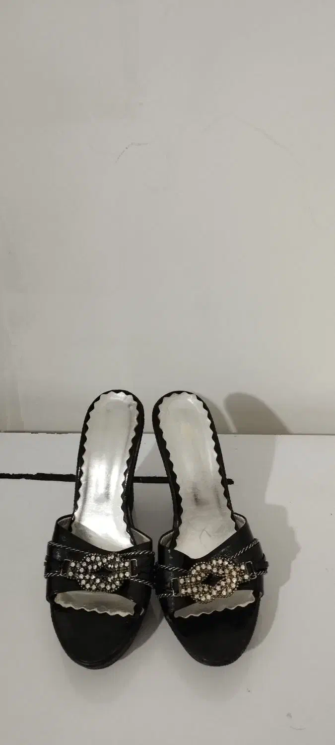 دوعدد کفش|کیف، کفش، کمربند|شیراز, شهرک گلها|دیوار