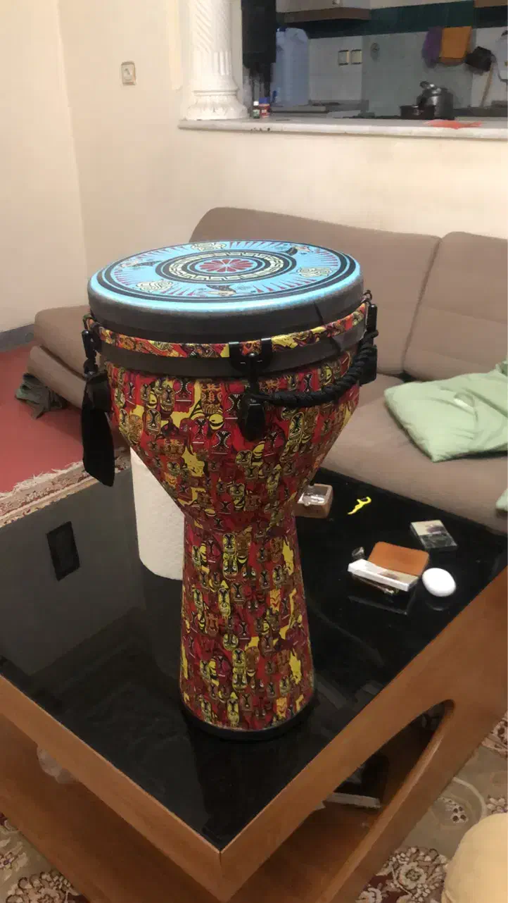 فروشی|درام و پرکاشن|شیراز, زرهی|دیوار