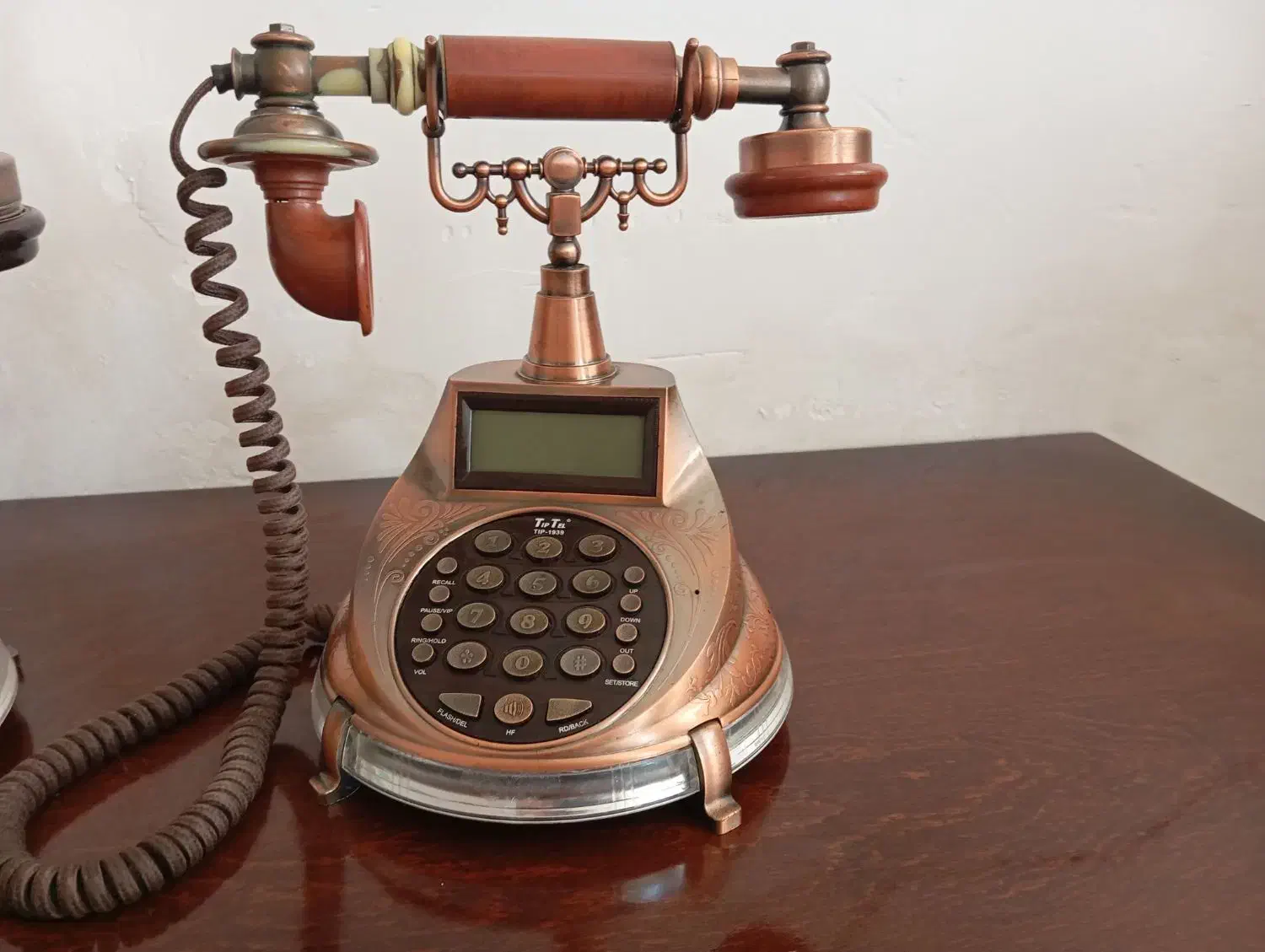 فروش 2تا تلفن یکیش سالم یکیش خراب|تلفن رومیزی|سمنان, |دیوار