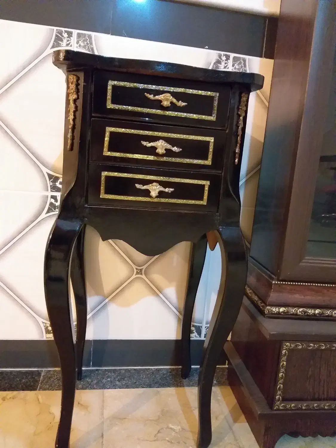 وسایل خونه در حد نو|مبلمان خانگی و میز عسلی|مهاباد (آذربایجان غربی), |دیوار