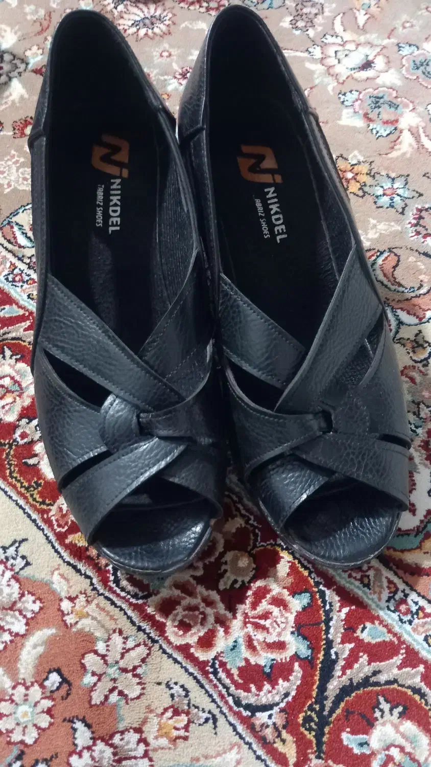 کفش طبی|کیف، کفش، کمربند|اقبالیه, |دیوار