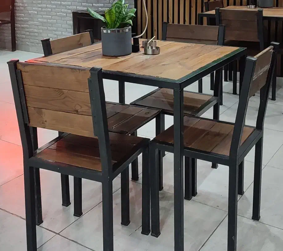 میز و صندلی ۴ نفره در حد نو|میز و صندلی غذاخوری|کرمانشاه, |دیوار