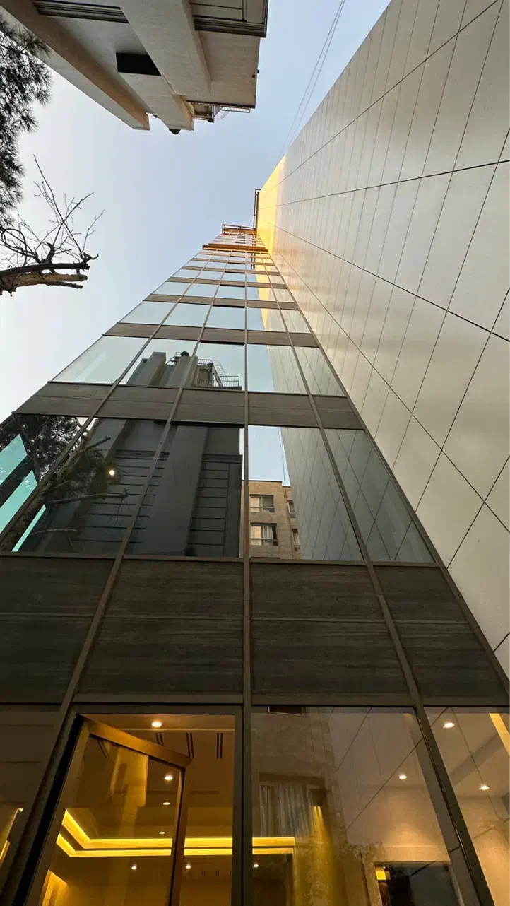 ۴۰۰متر آکواریوم در برج باغ مدرن