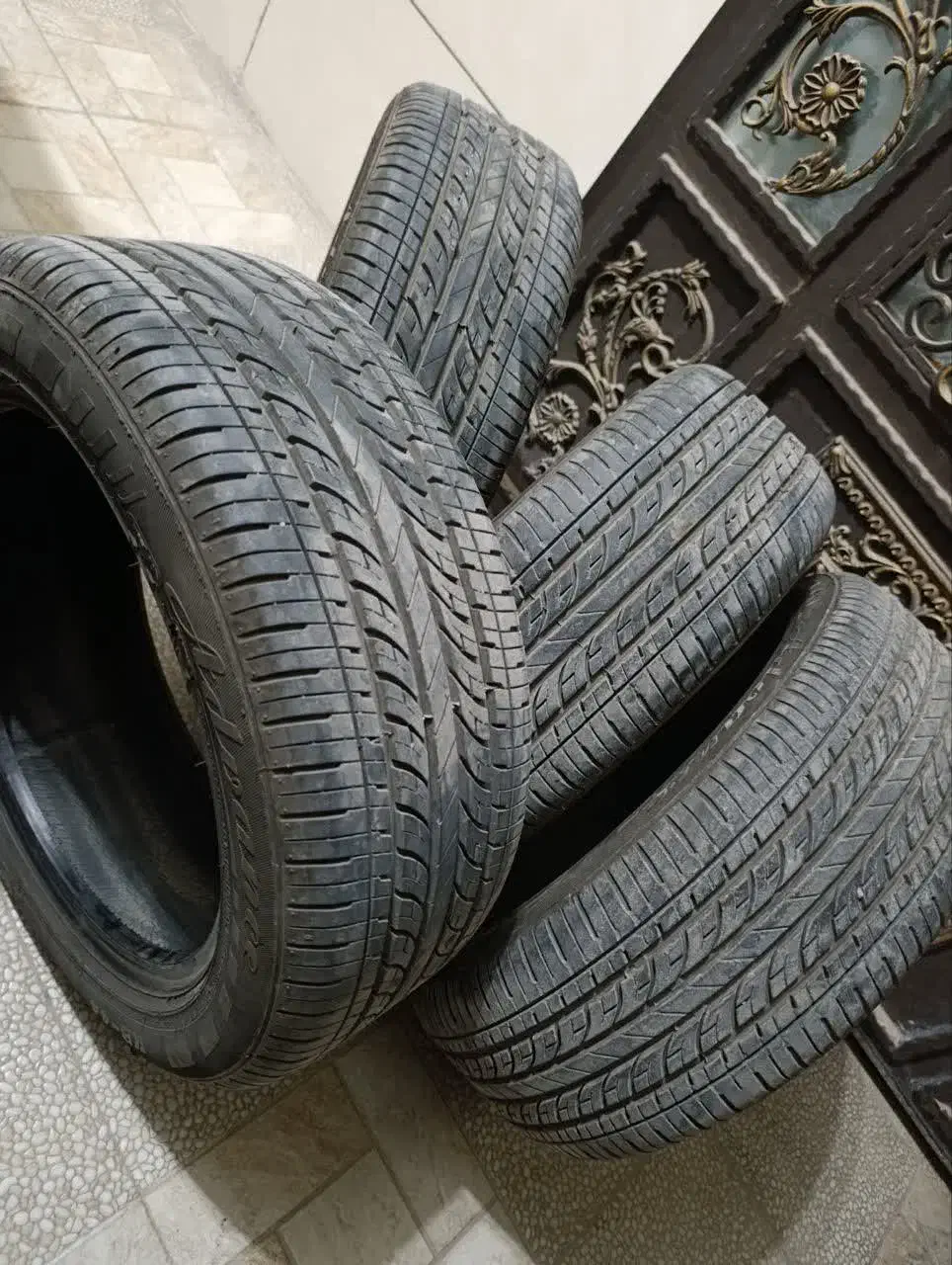 لاستیک 205|قطعات یدکی و لوازم جانبی|فولادشهر, فولادشهر|دیوار