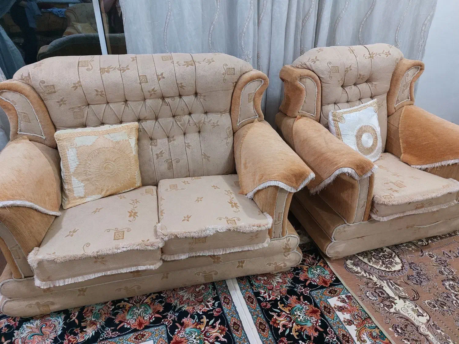 مبل ۷ نفره|مبلمان خانگی و میز عسلی|نور, |دیوار