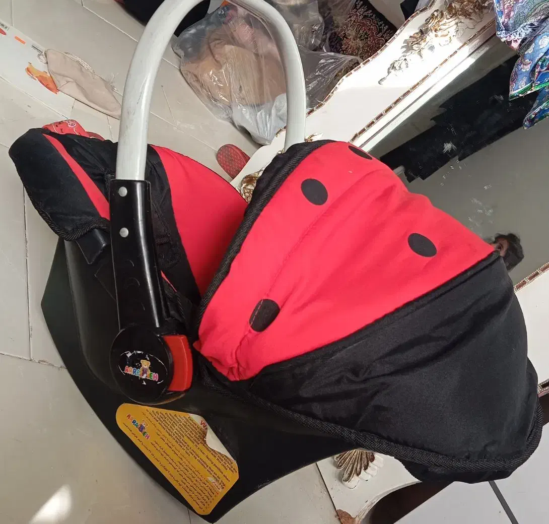 کریرنینیلایلای|کالسکه و لوازم جانبی|رباطکریم, مسکن مهر آبشناسان|دیوار