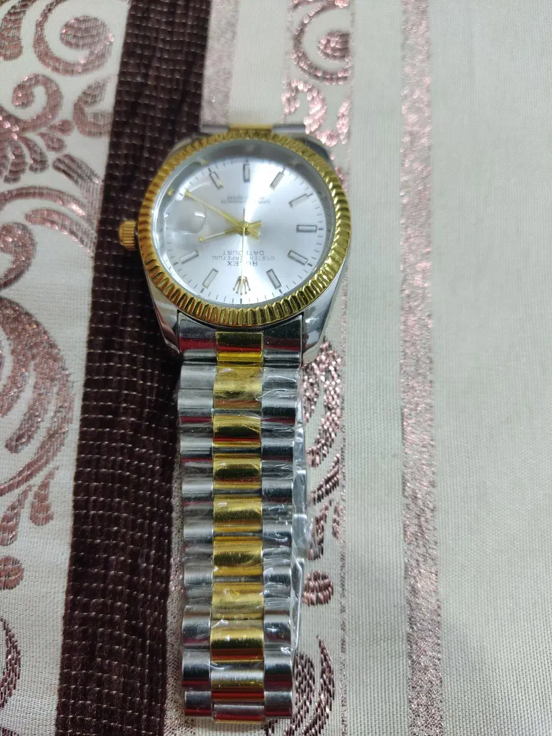 ساعت مچی|ساعت|مشهد, زمرد|دیوار