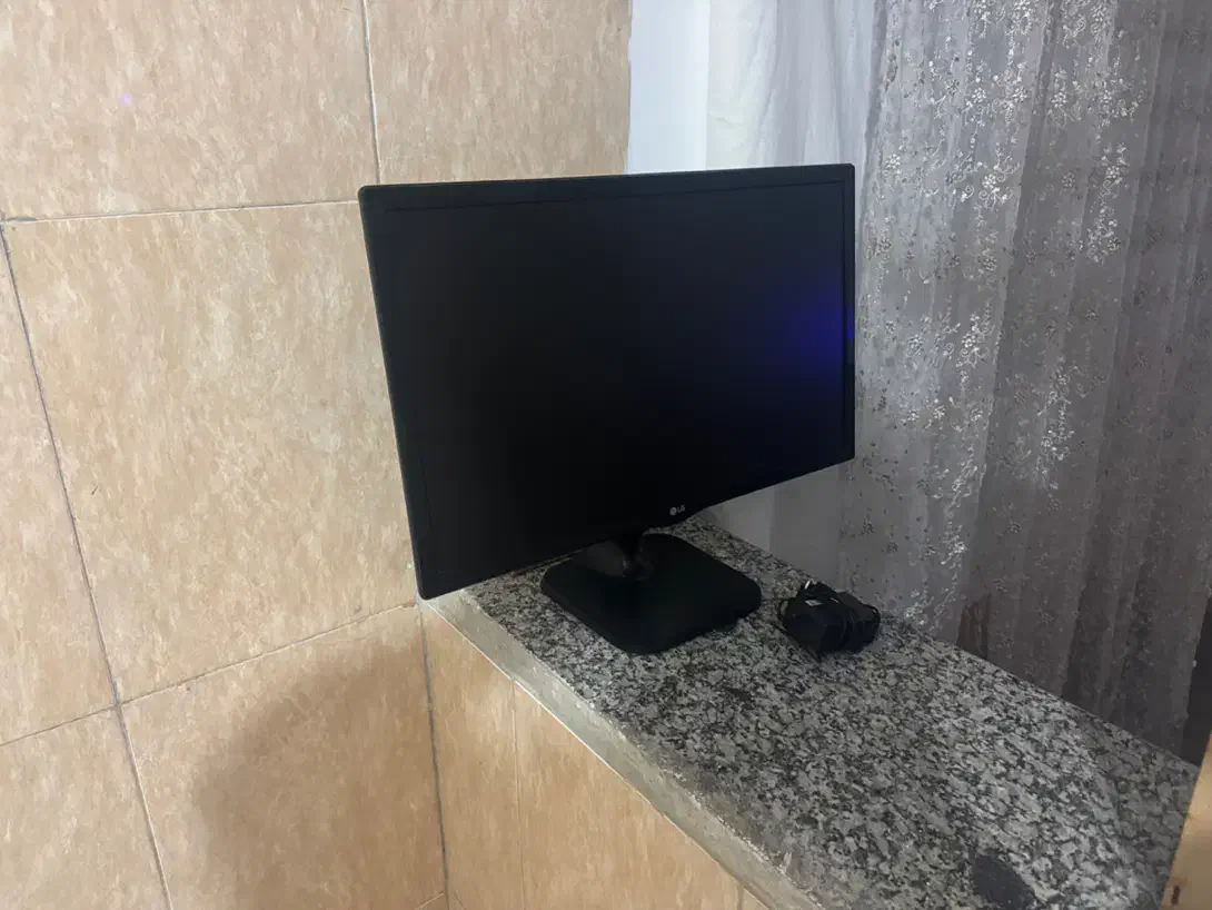 مانیتور 24 ال جی|قطعات و لوازم جانبی رایانه|پیشوا, |دیوار