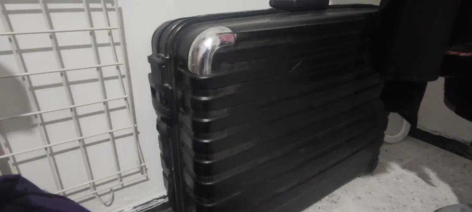 چمدان|کیف، کفش، کمربند|فولادشهر, مسکن مهر فولادشهر|دیوار