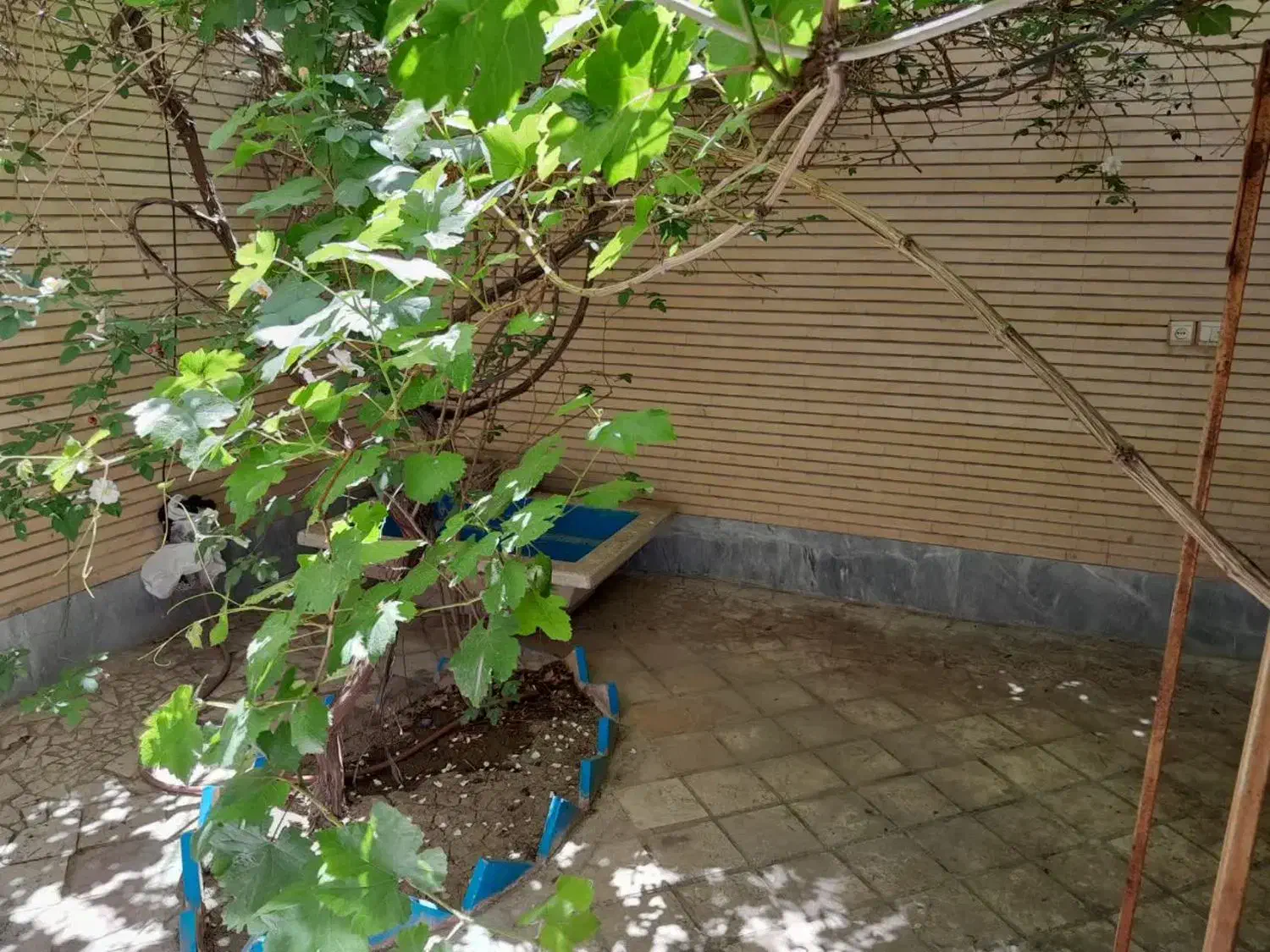 دوخواب طبقه همکف، حیاط اختصاصی، مرکز شهر|فروش آپارتمان|اصفهان, لنبان|دیوار