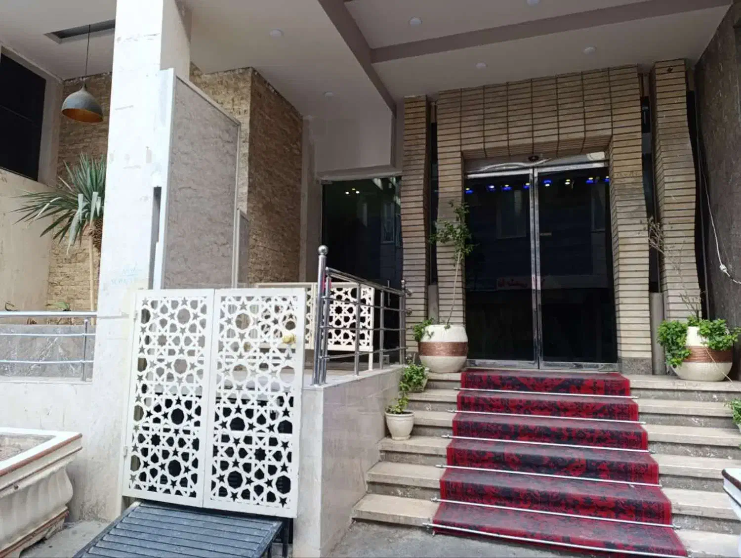 هتل کوشک|اجارهٔ کوتاهمدت آپارتمان و سوئیت|مشهد, آیت الله خامنهای|دیوار