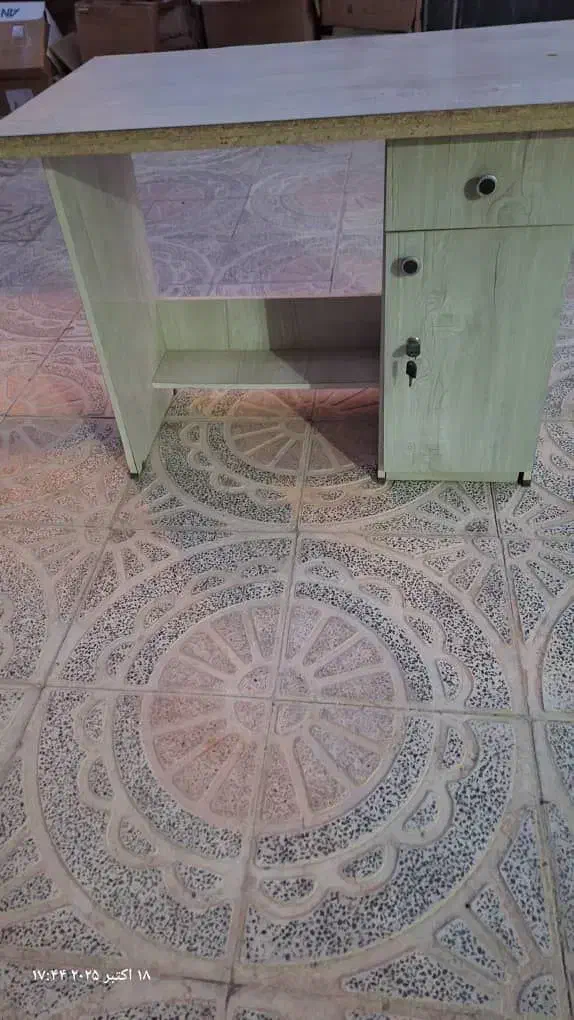 میز تحریر، یا کامپیوتر|میز تحریر و کامپیوتر|مرودشت, فرهنگ|دیوار