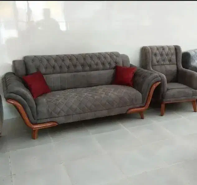 ۶۷۷۷۰شروع نو مهرگان بازرگانی مهرگان تولیدمهرگان ۶۷|مبلمان خانگی و میز عسلی|صدرا-فارس, فاز ۱|دیوار