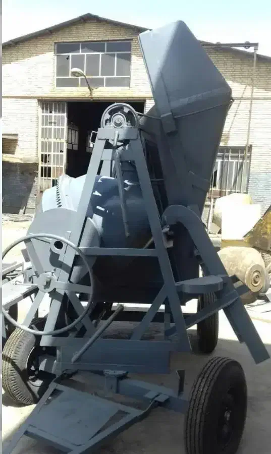 بتن ریزی بادستگاه خلاطه(پنجه طلا)فتاحی|خدمات پیشه و مهارت|اسلامآباد غرب, |دیوار