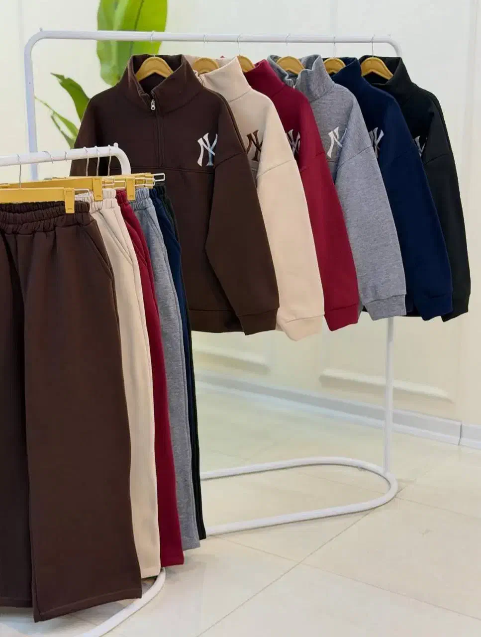 لباس|لباس|سبزوار, قائم|دیوار