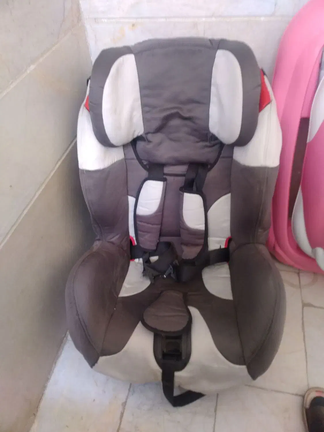 صندلی ماشین کودک کاملا سالم|تخت و صندلی بچه|شهریار, شهرک وائین|دیوار