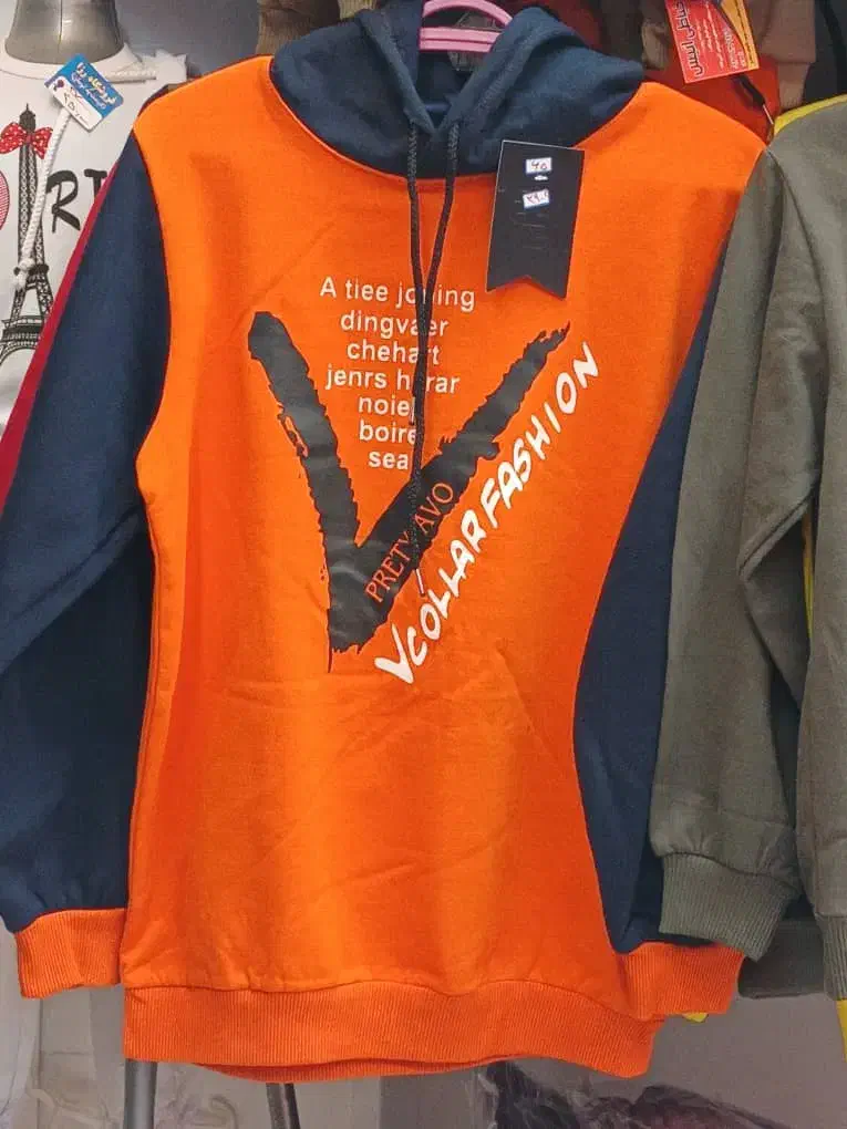 کابش وکلاه زنانه هفته گذشته اطراف چمران پیدا کردم|لباس|جهرم, |دیوار