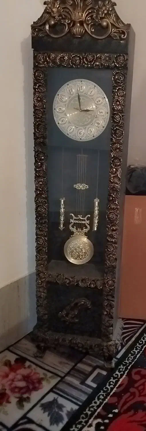 ساعت ایستاده شیک وسالم|ساعت دیواری و تزئینی|سنندج, |دیوار