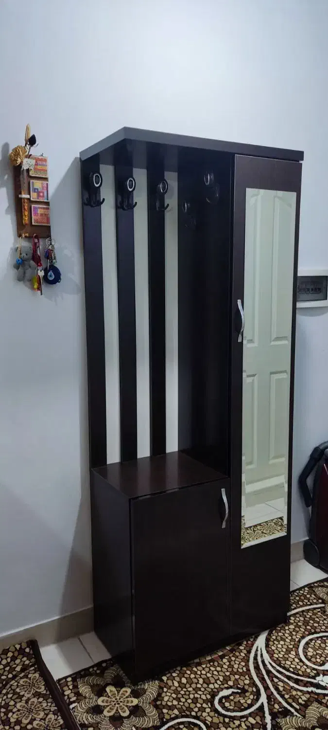 کمد و جاکفشی آینه دار در حد نو نو|جاکفشی، کمد، دراور|پرند, فاز ۴|دیوار