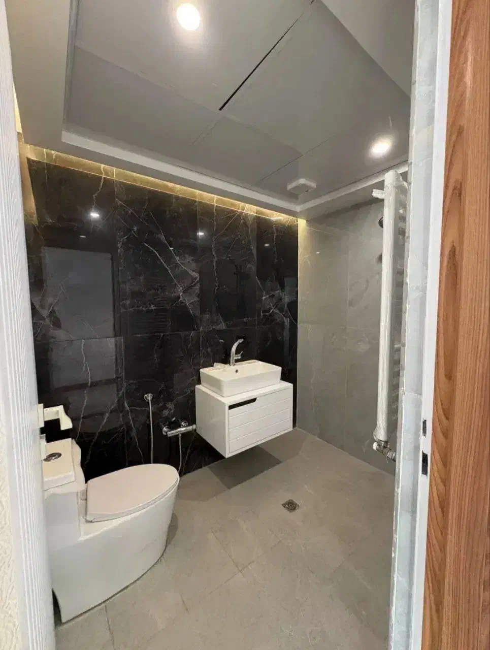 ۸۵مترآپارتمان۲خ فرتاک دهکده/سندتک برگ/متری۶۷قسطی|فروش آپارتمان|تهران, صادقیه|دیوار