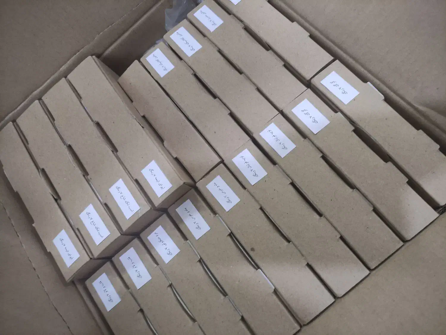 نیروی خانم مونتاژ الکترونیک و بسته بندی|استخدام صنعتی، فنی، مهندسی|اصفهان, شمس آباد|دیوار