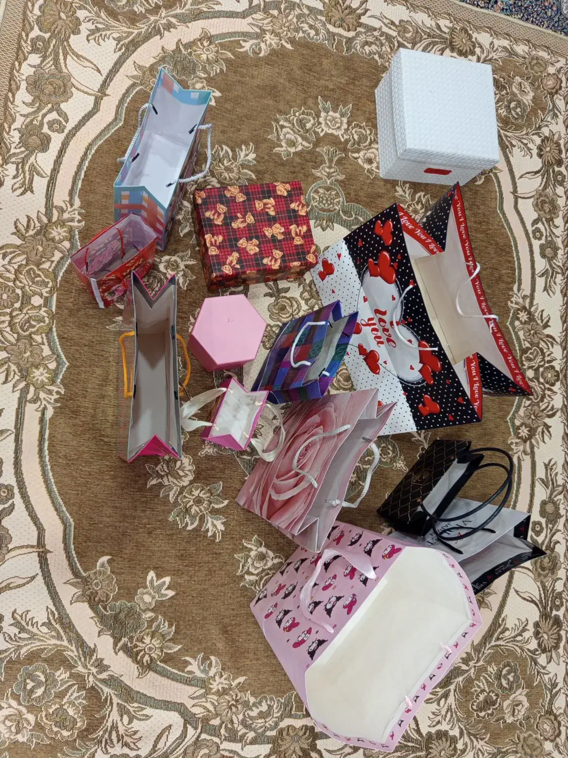 باکس و پاکت هدیه|صنایع دستی و سایر لوازم تزئینی|آمل, |دیوار