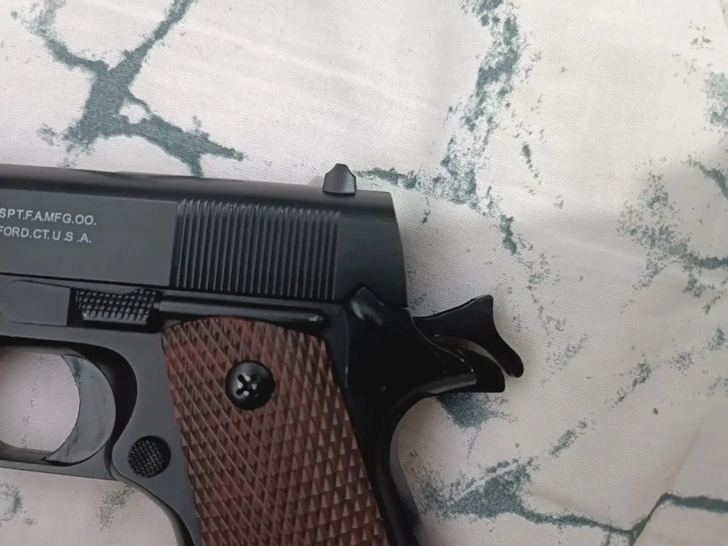 تفنگ کلت تمام فلز مدلc8 ایرسافت گان|اسباب‌‌بازی|فردیس, شهرک وحدت|دیوار