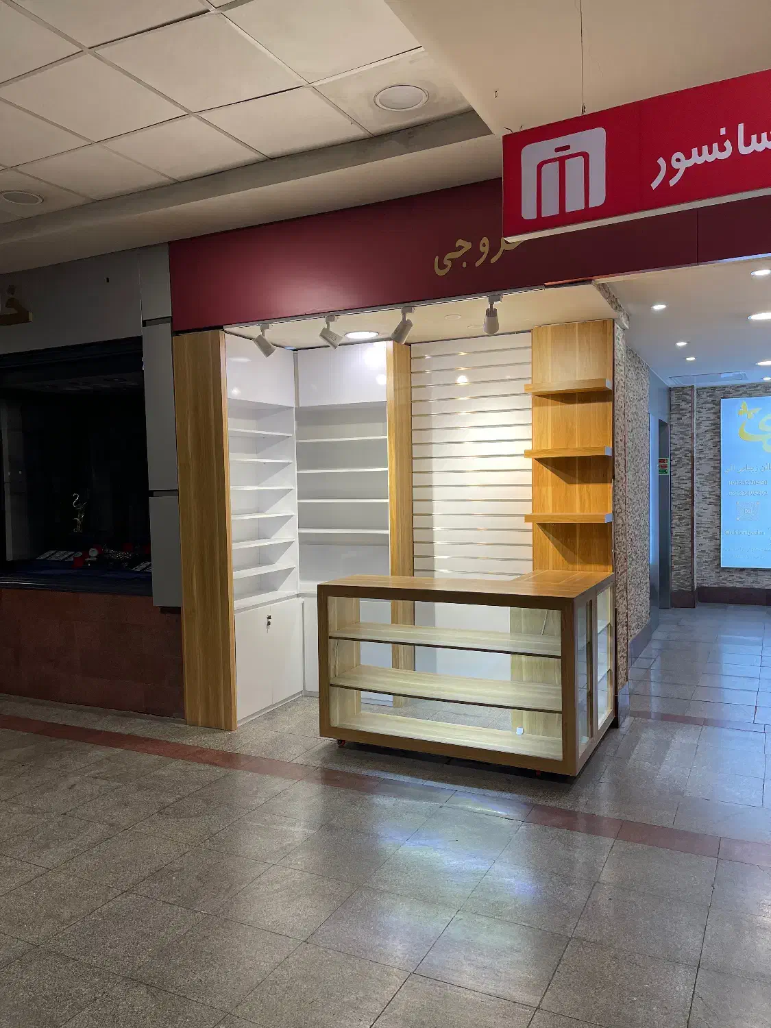 غرفه ۶متری واقع در پاساژ پرنیان|اجارهٔ مغازه و غرفه|تهران, سوهانک|دیوار