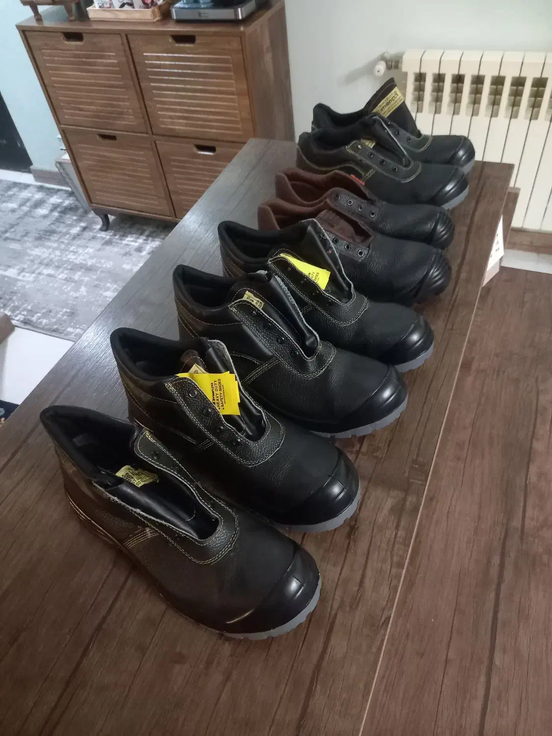 کفش کار نو ۴ جفت|کیف، کفش، کمربند|هشتگرد, شهرک ریحانه|دیوار