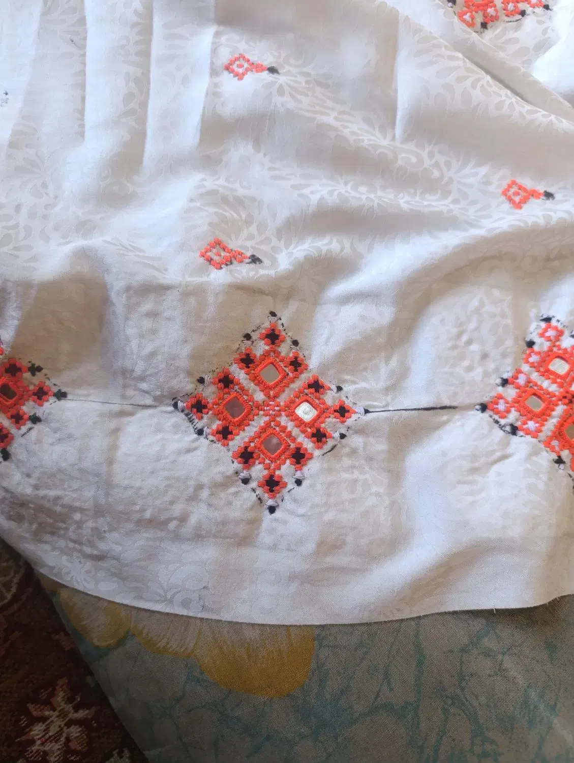 آینه دوز و موسوم دوز|لباس|ایرانشهر, |دیوار