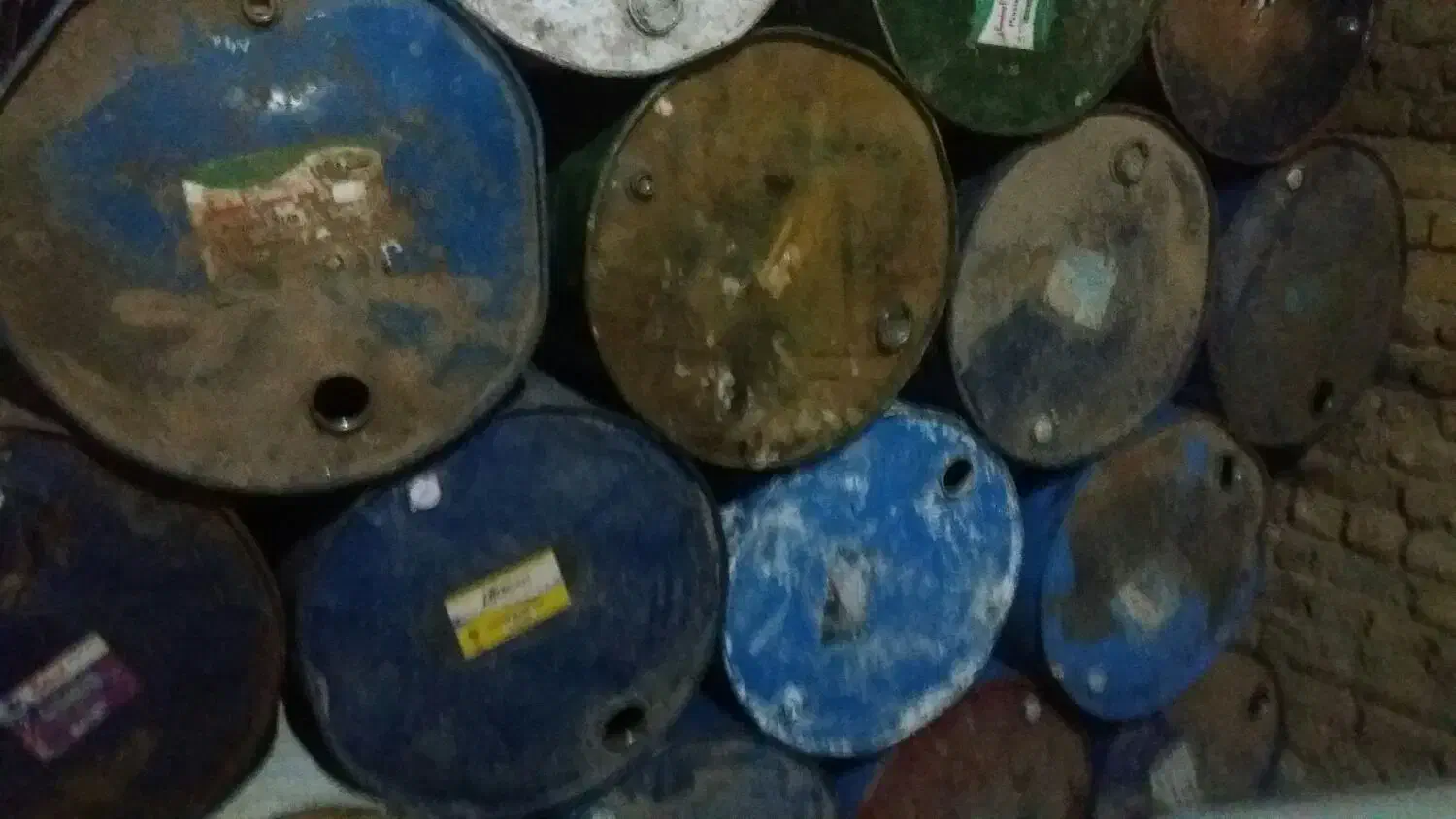 بشکه|ظروف نگهدارنده، پلاستیکی، یک‌بارمصرف|بروجرد, |دیوار