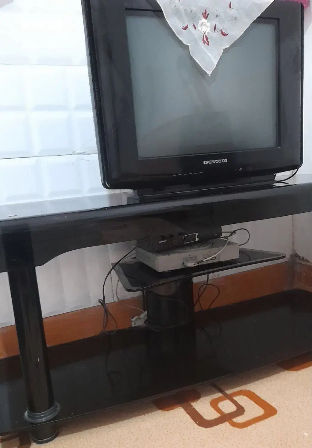 تلویزیون دوو با میز نشکن|تلویزیون و پروژکتور|تربت‌حیدریه, حاجی یار‎|دیوار