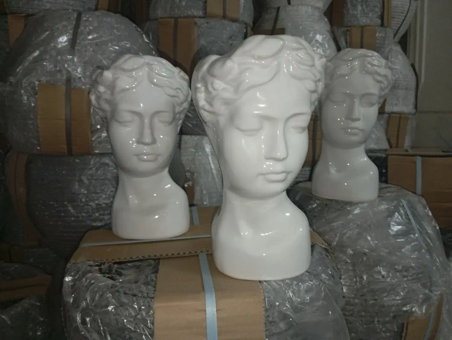 بورس انواع گلدان های سفال و سرامیک|گل و گیاه طبیعی|نی‌ریز, |دیوار