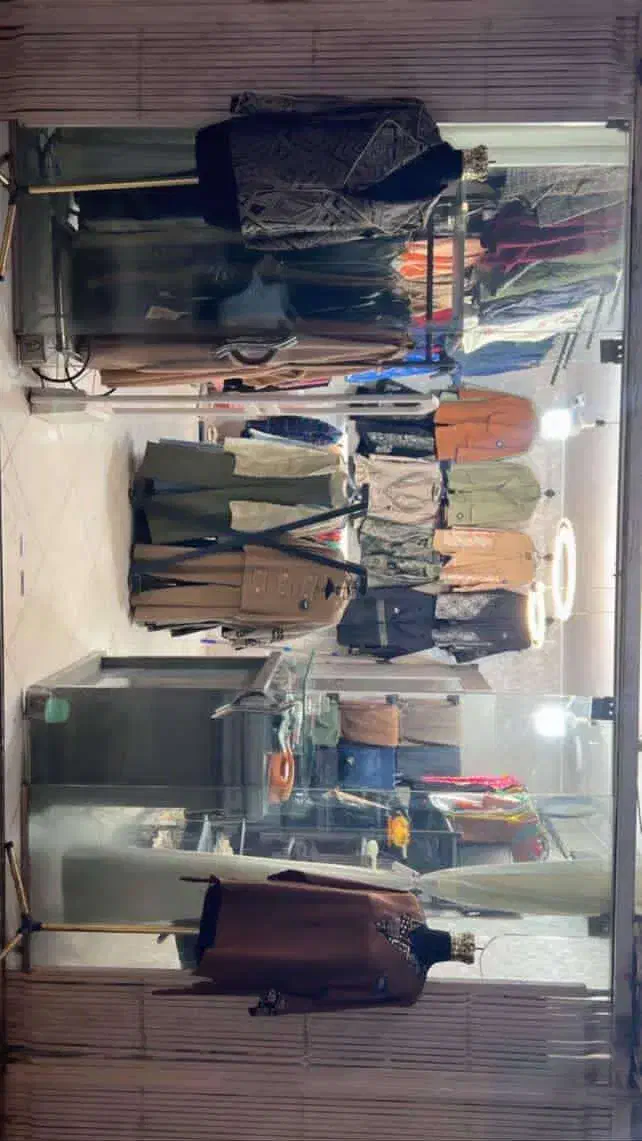 واگذاری پوشاکی باقدرت|اجارهٔ مغازه و غرفه|کرمان, |دیوار